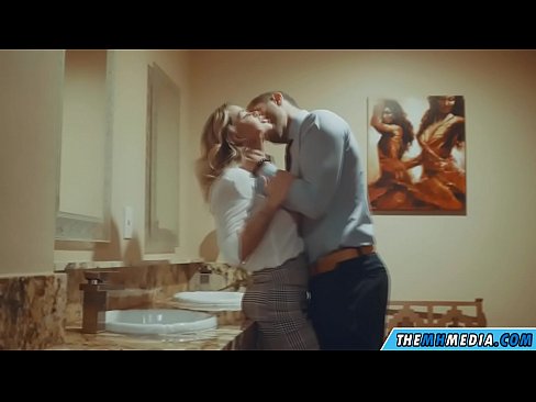❤️ Kiedy biuściasta blondynka uwodzi cię w publicznej toalecie ❤❌ Porno at pl.sayhentai.ru ☑